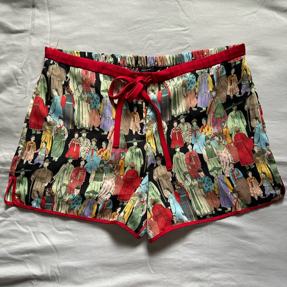 Natori Dynasty print draw string shorts sz: L